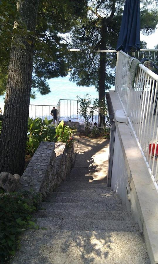 Apartman On The Beach - Nemira, Omis Apartment Exterior photo